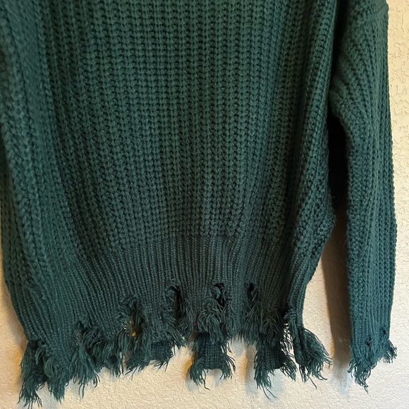 Fashion Nova Distressed Forest Green Sweater Size M - Picture 3 of 8